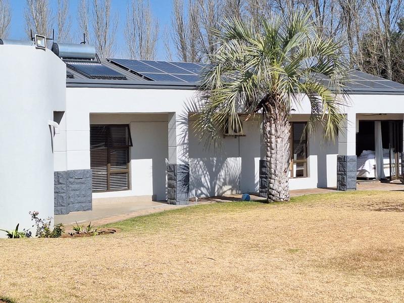 4 Bedroom Property for Sale in Flamwood North West